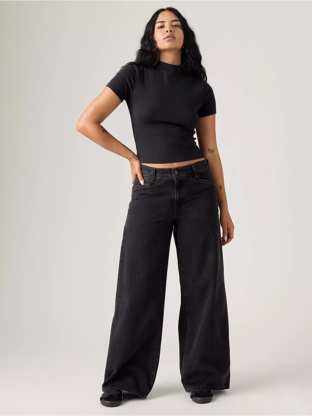 Levi's '94 Baggy Wide Leg Jeans - Washed Black -
Size 27 (Like New!)